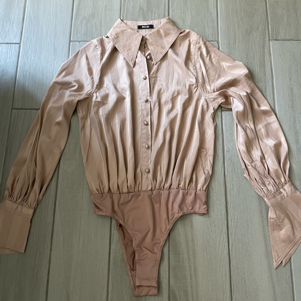 Silk bodysuit🪷 - Picture 2 of 5